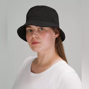 Lululemon Both Ways Reversible Bucket Hat
Ventlight with embroidered happy face